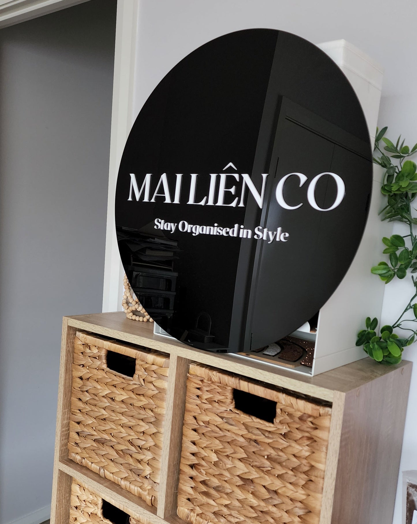 Logo Sign